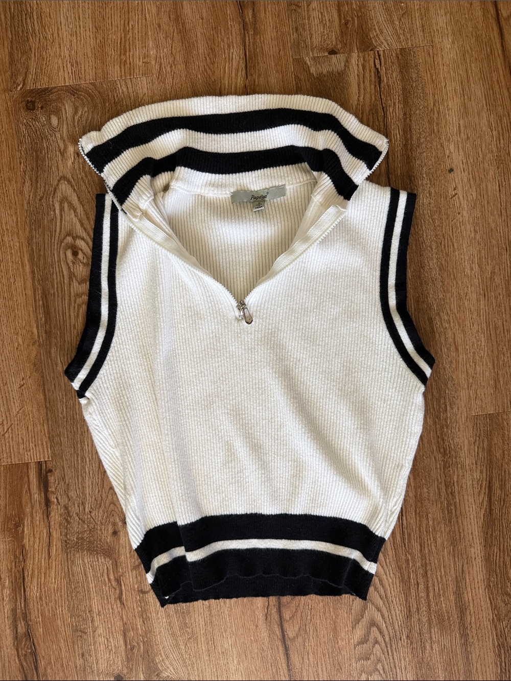 Papaya White Sleeveless Zip Knit Vest with Black Stripe Trim